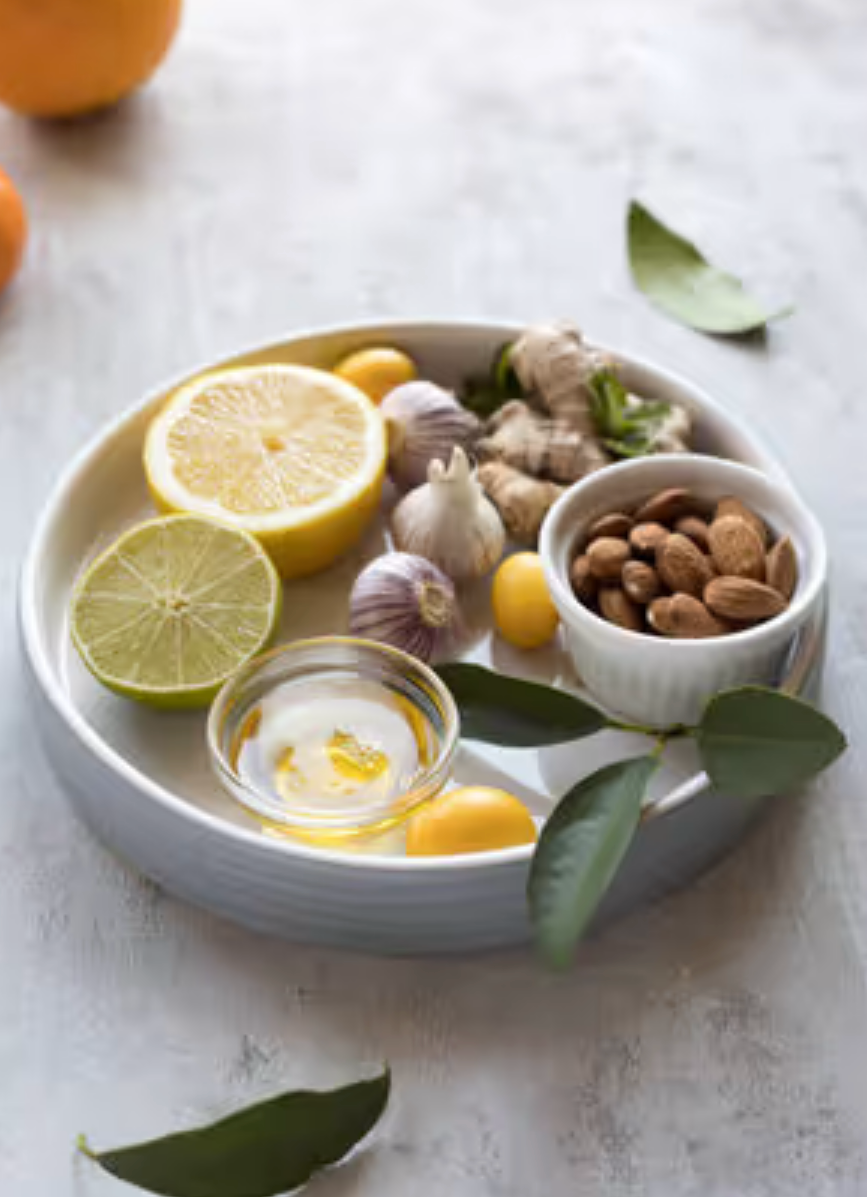 Ingredientes saludables: limón, lima, ajo, jengibre y almendras
